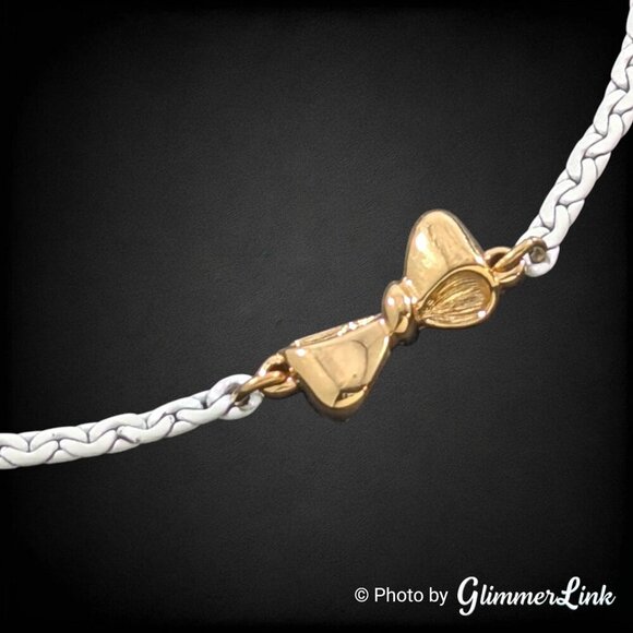 Vintage 1960s Monet White Enamel Gold Tone Bow Minimalist Chain Bracelet - Picture 6 of 9